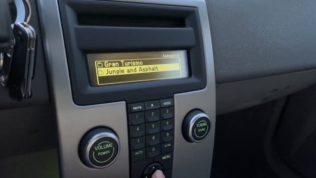 a quick tour of my Volvo S40! смотреть онлайн