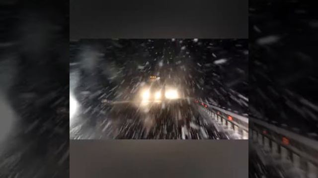 Дороги бывают разные... Ночь, снегопад весной. 7 апреля 2018. смотреть онлайн