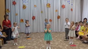 Танец «Как же сосчитать, сколько раз крепко обнимает мама нас?», дети 2,5-3 лет