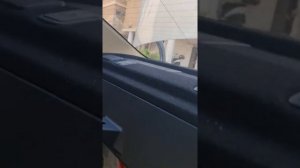 Как открыть спинку заднего сидения на Тойота "Камри" XLE 2015 года.