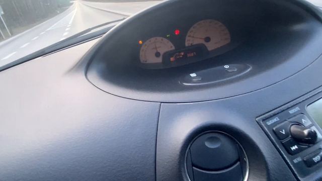Toyota Yaris Ts 1.5 vvti 106ps CRAZY exhaust sound смотреть онлайн