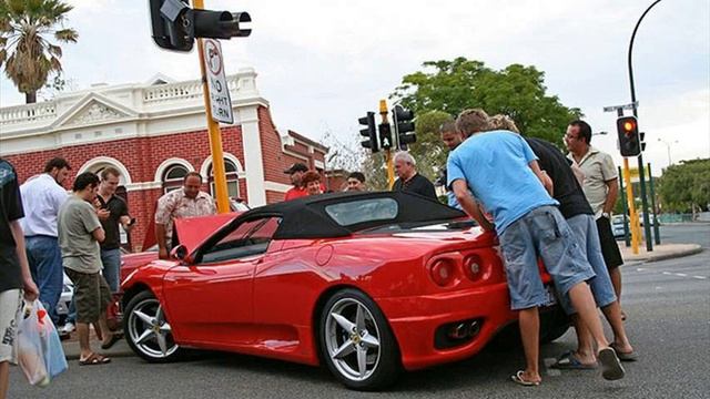 ferrari crash смотреть онлайн