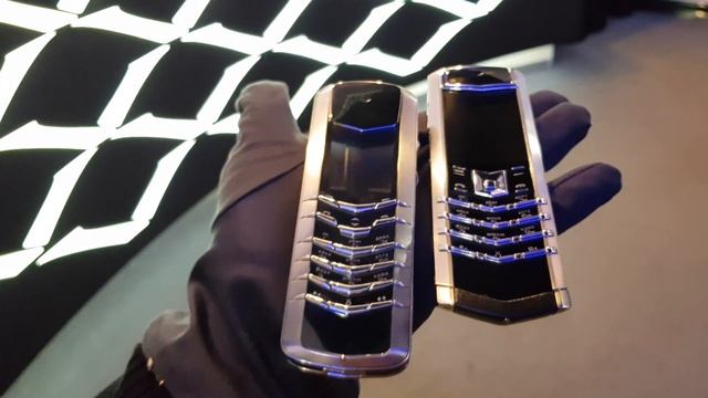 Сравнение VERTU Signature M DESIGN & S DESIGN 4K