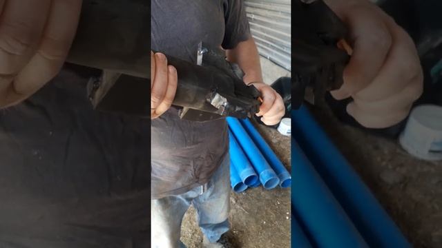 Самодельный бур, попробуем глина песок гравий . 1 часть смотреть онлайн