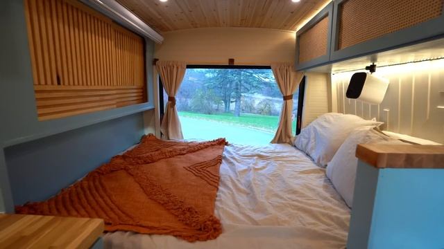 INSPIRING Shuttle Bus Conversion Tour | Heated Floors, Full Bathroom, Fire Place Heater смотреть онлайн