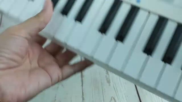 Worlde Mini Keyboard Controller Unboxing смотреть онлайн