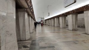 #Метро Китай-город - первая кросс-платформенная станция Московского метрополитена и её западный зал