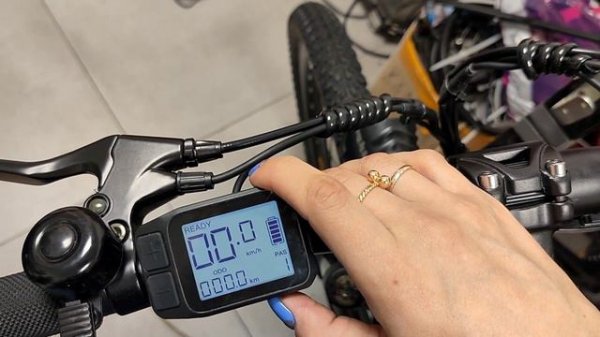 Kugoo Kirin V3 краткий обзор крупным планом без тест-драйва