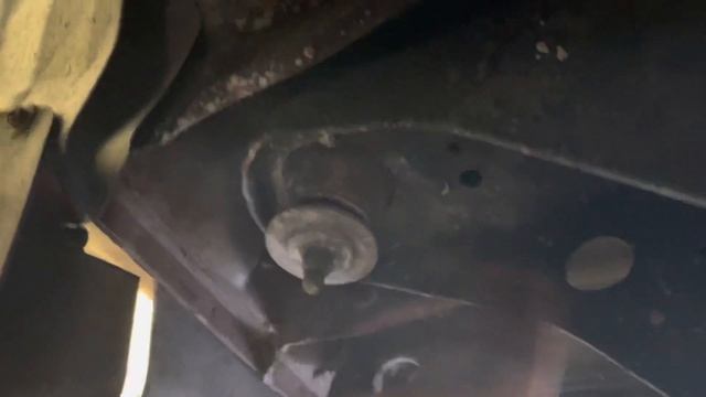 1991 Toyota 4Runner body mount check смотреть онлайн