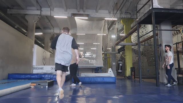 САМЫЙ КАСКАДЁРСКИЙ ВЛОГ 2 / Паркур-заруба на СМЕРТЬ / Самый длинный полёт в истории смотреть онлайн