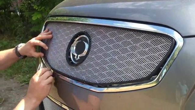 Установка защитной сетки радиатора на Ssang Yong Actyon C200 2010 chrome смотреть онлайн