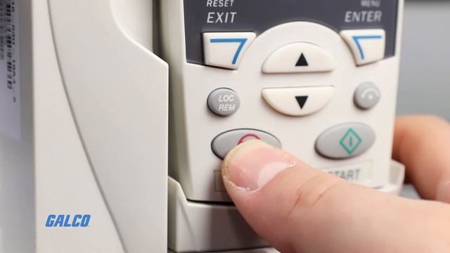 How to Replace a Fan on ABB's ACS 310 AC Drive смотреть онлайн