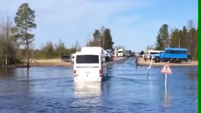 В СТАРОМ НАДЫМЕ ЗАТОПИЛО ДОРОГИ смотреть онлайн