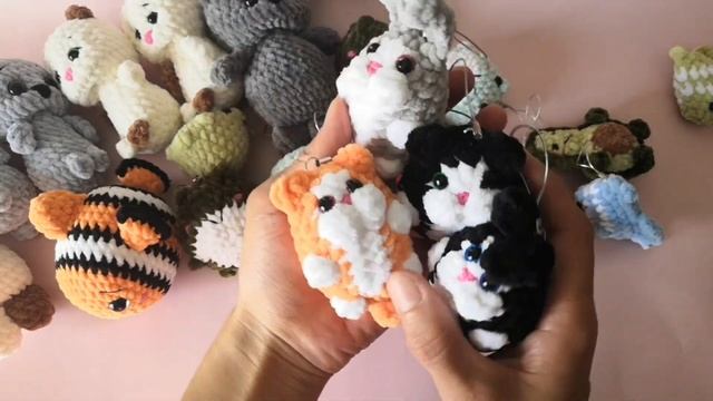 ВязоVlog 10: очень много брелков , покупки пряжи, Fix Price, работы одной рукодельницы смотреть онлайн