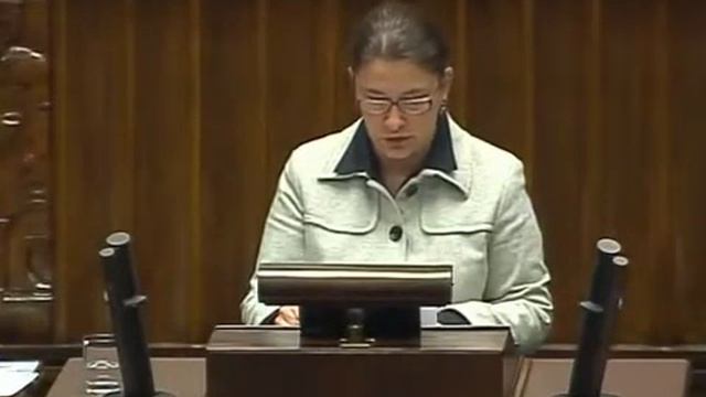 [100/172] Beata Mazurek: Pani Minister! Oficjalnie pomimo wielu w mojej ocenie niedociągnięć w... смотреть онлайн