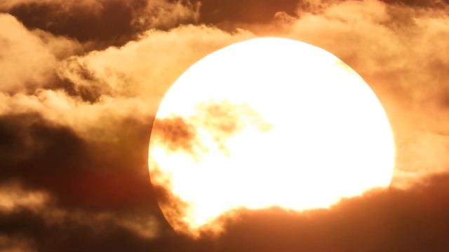 Sun in the clouds flyby | Nikon P1000 | CMG 432Hz Alex Michael Healing Music смотреть онлайн