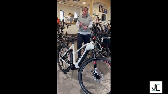 Conway Cairon T 3.0 Trekking E-Bike für jedes Terrain mit Bosch Performance CX смотреть онлайн