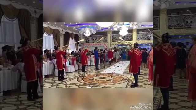 Уйгурская свадьба в Алматы - с флагами очень красиво получилось! Гордость зашкаливает! смотреть онлайн