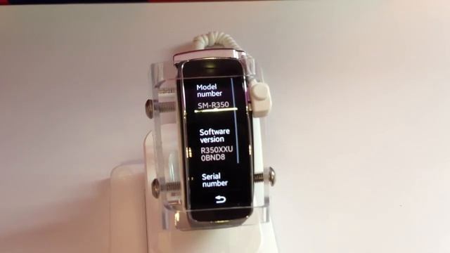 Samsung Galaxy Fit Smartwatch Hands-on By @24k 4-16-14 смотреть онлайн