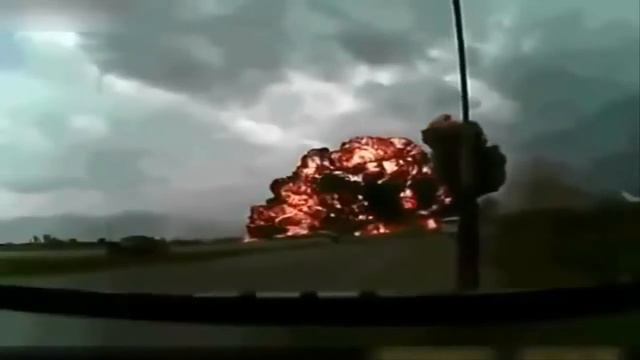 САМОЛЕТ ПАДАЕТ НЕ ДЛЯ СЛАБОНЕРВНЫХ смотреть онлайн