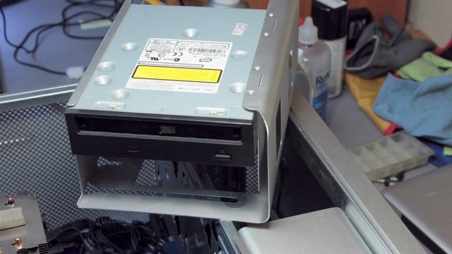Mac Pro Eight Core 2,1: Обзор разбора смотреть онлайн