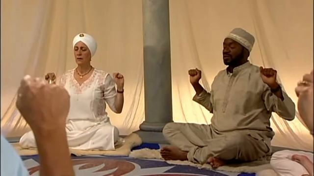 Active Meditation - Guru Gayatri Mantra - Kundalini Yoga - Gurudass Kaur