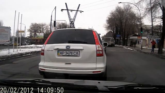 Авторегистратор F1000B смотреть онлайн