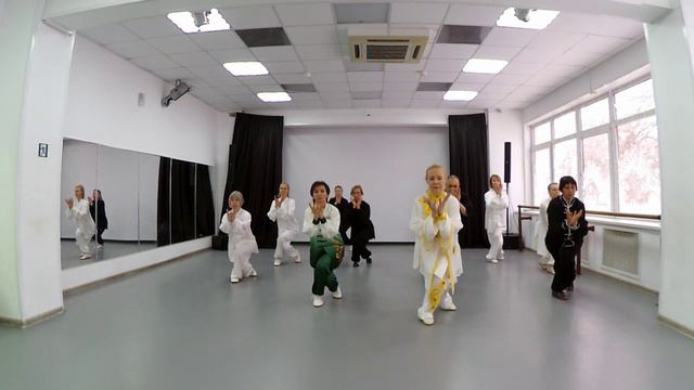 Цигун по системе Даоинь Канъян с Еленой Бахтенко - 12 step Dao Yin Yang Sheng Gong Shi Er Fa смотреть онлайн