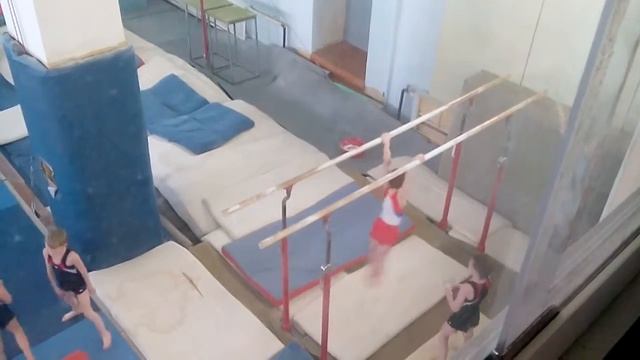 подъём разгибом брусья