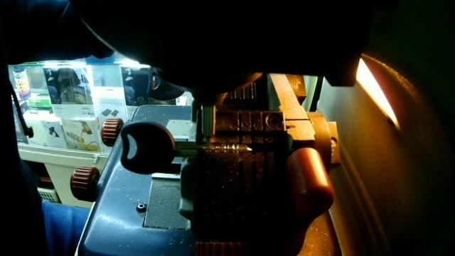 Изготовление ключа Apecs XS на станке с поворотными тисками смотреть онлайн