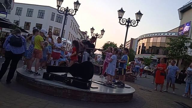 20.06.2021 Brest Belarus. ПЕСНИ ПОД ГИТАРУ.... часть 2 ПРОГУЛКИ С ВИКТОРИЕЙ смотреть онлайн
