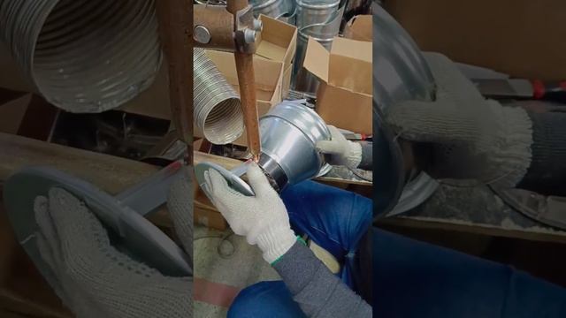 Сварка оголовка. #оголовок #welding #сталь #нержавейка #дымоход #завод #производство #прок #металл смотреть онлайн