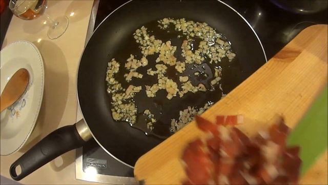 Паста со спеком и грецким орехом  - 