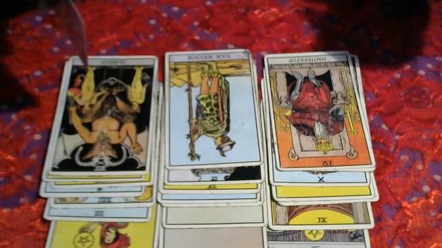 РАСКЛАД ДЛЯ МУЖЧИН.ПОЧЕМУ ОНА НЕ ПИШЕТ,НЕ ЗВОНИТ? смотреть онлайн