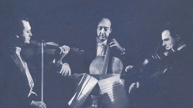 String Trio in E-Flat Major, Op. 3: IV. Adagio смотреть онлайн