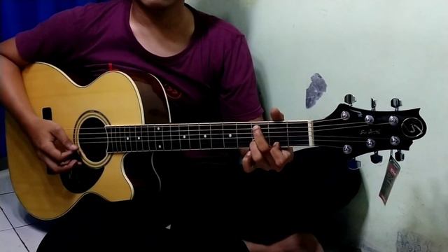 Samick Greg Bennett GOM120 SC top solid смотреть онлайн