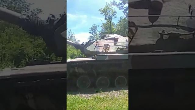 Tank in the pocono mountains. Pennsylvania. Танк в горах Поконо, США, военная техника смотреть онлайн