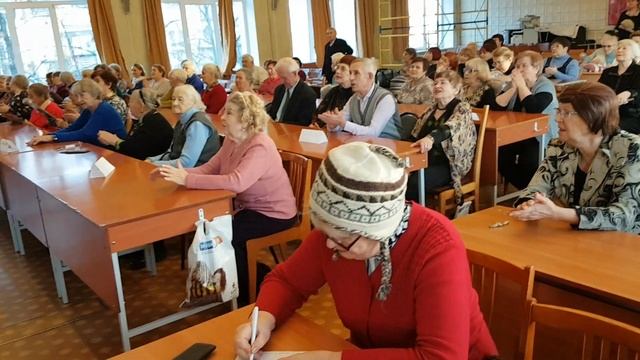 Песенное творчество участников клуба "80+" смотреть онлайн