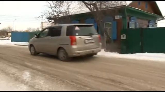 Как правильно и неправильно расставаться с живой новогодней ёлкой? смотреть онлайн