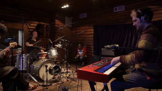 Rea Bar ness trio смотреть онлайн