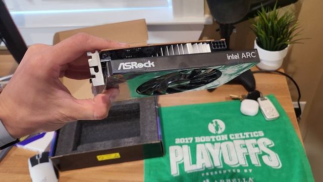 ASRock Challenger ITX Arc A380 6GB OC Unboxing смотреть онлайн
