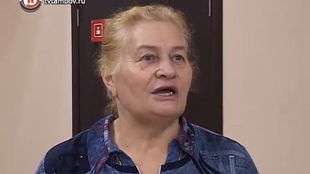 Клиенты и сотрудники областного МФЦ прочли новогодние стихи смотреть онлайн