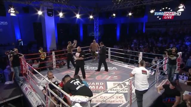 дзюдоист 170 кг против кикбоксера смотреть онлайн