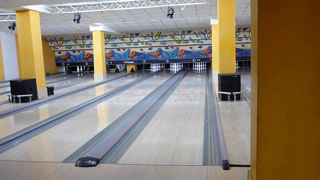 Боулинг Сити Центр Николаев 24 апреля смотреть онлайн