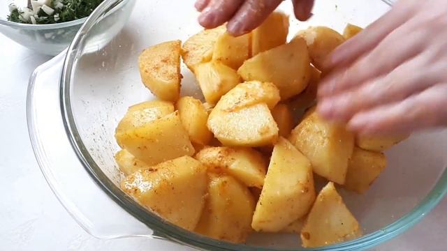 Картофель в духовке. Как вкусно приготовить картошку? Рецепт картошки. Запеченная картошка в духовк смотреть онлайн