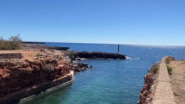 Marinda Gardens to Cala en Bosch beach - Menorca walks смотреть онлайн