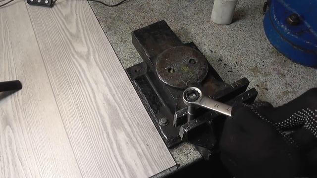 Как без Метчика нарезать РЕЗЬБУ? Сделал Лерку и Метчик.. смотреть онлайн