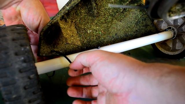 MOW LAWN USING WEED WACKER (Whipper Snipper) HACK смотреть онлайн