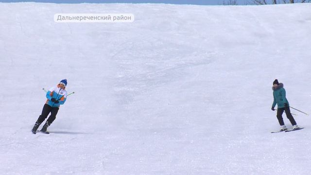 В Дальнереченском районе предприниматель открыл Центр лыжного спорта смотреть онлайн