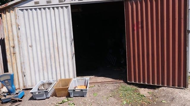Гаражные будни. Что можно найти в старом гараже спустя 20+ лет.... смотреть онлайн